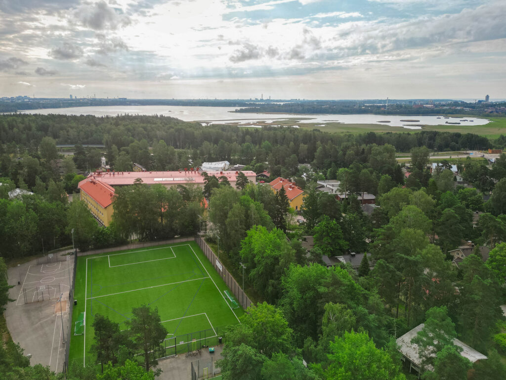 Urheilukenttä Laajalahdessa